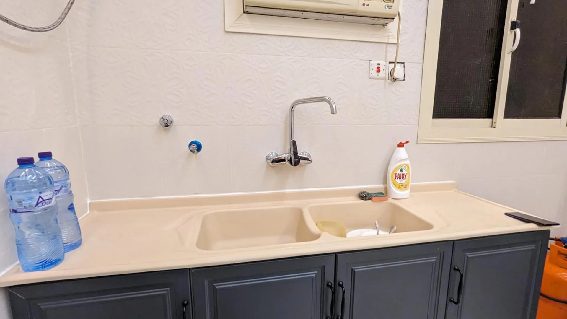 Madina Luxe Apartments - 7 Minutes To Haram By Car - Mount Uhud Views - Free Parking - Kitchen Medina