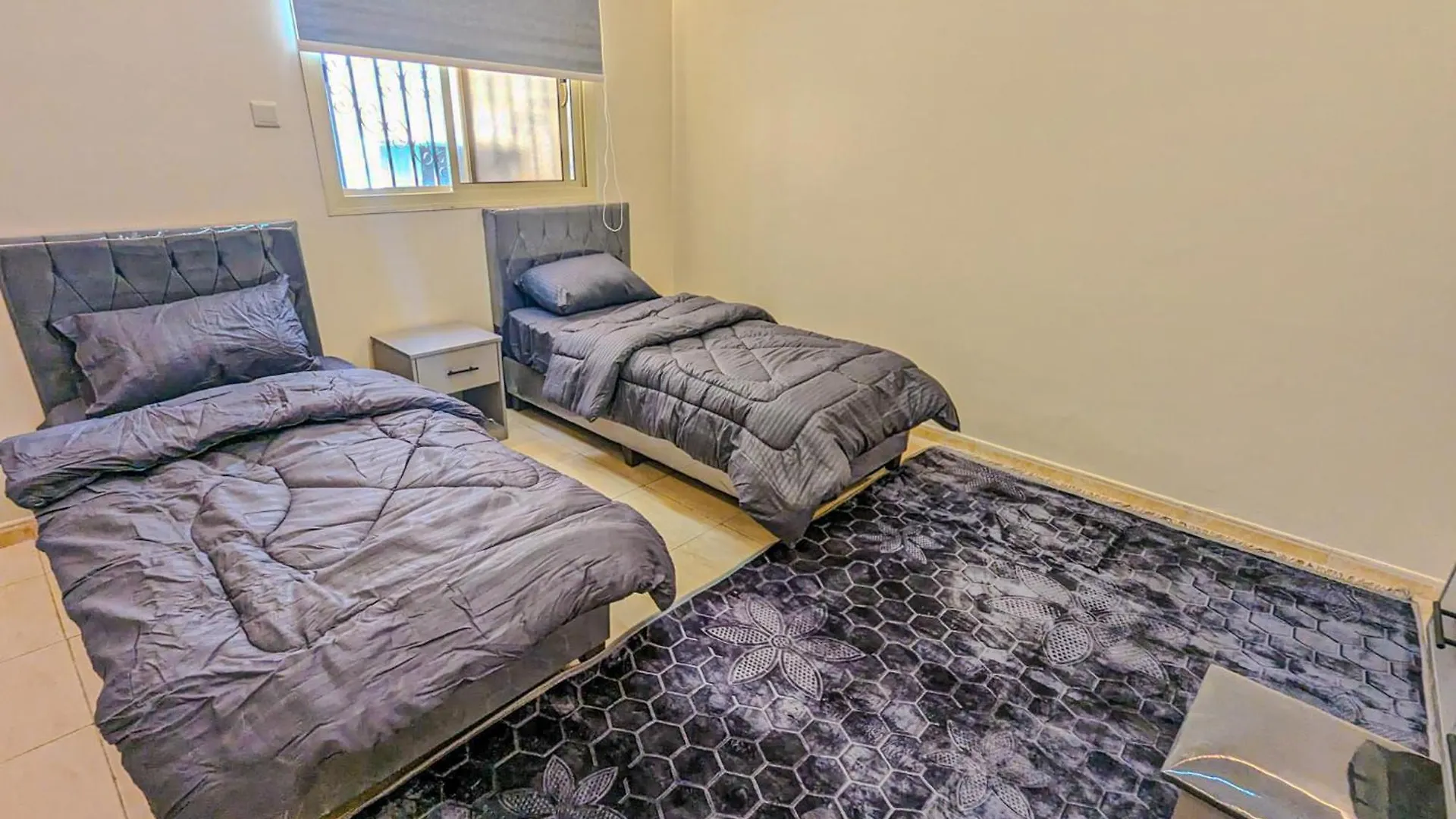 Madina Luxe Apartments - 7 Minutes To Haram By Car - Mount Uhud Views - Free Parking - Kitchen Medina 0*,  Arábia Saudita