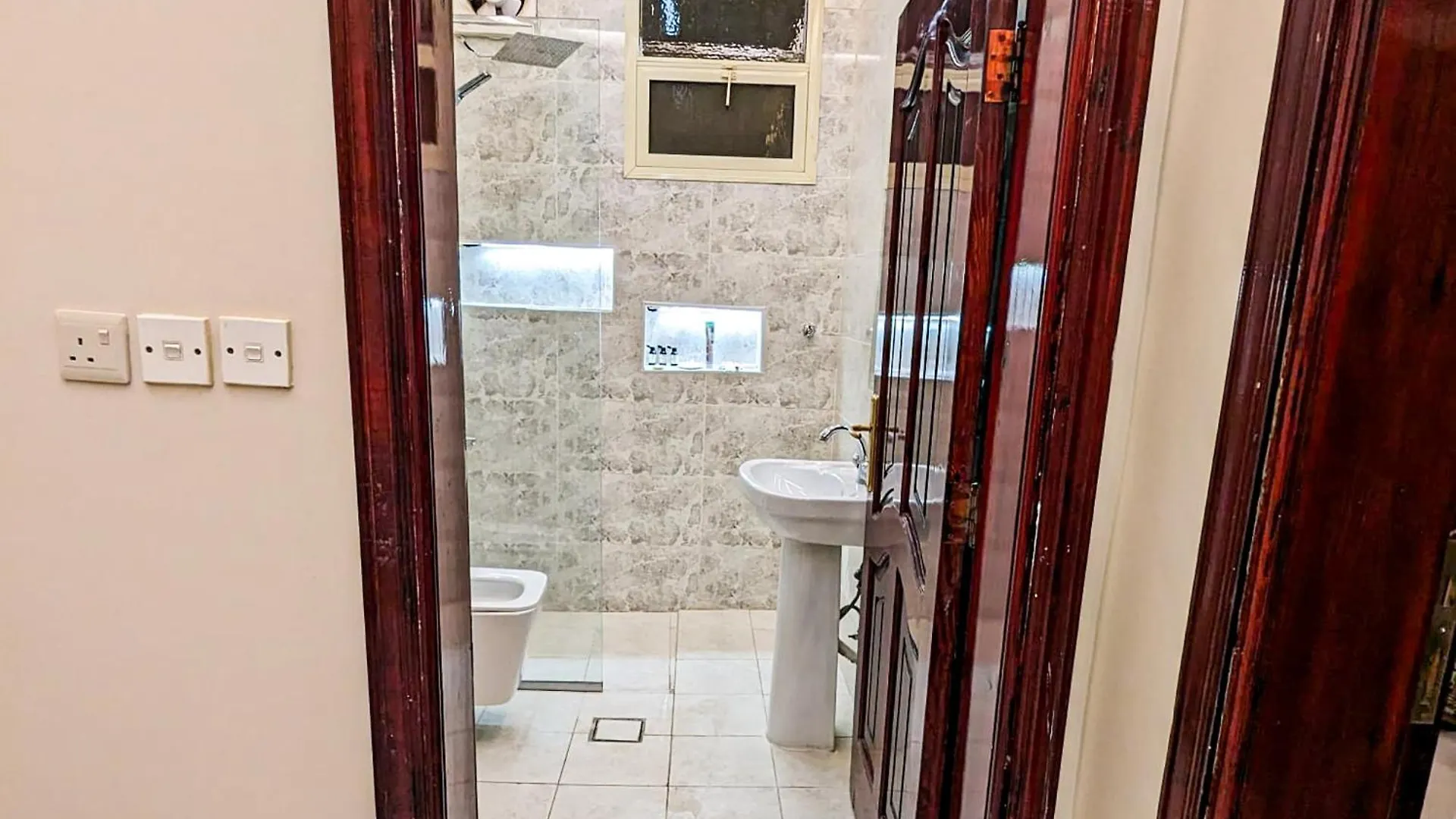 Madina Luxe Apartments - 7 Minutes To Haram By Car - Mount Uhud Views - Free Parking - Kitchen Medine Suudi Arabistan