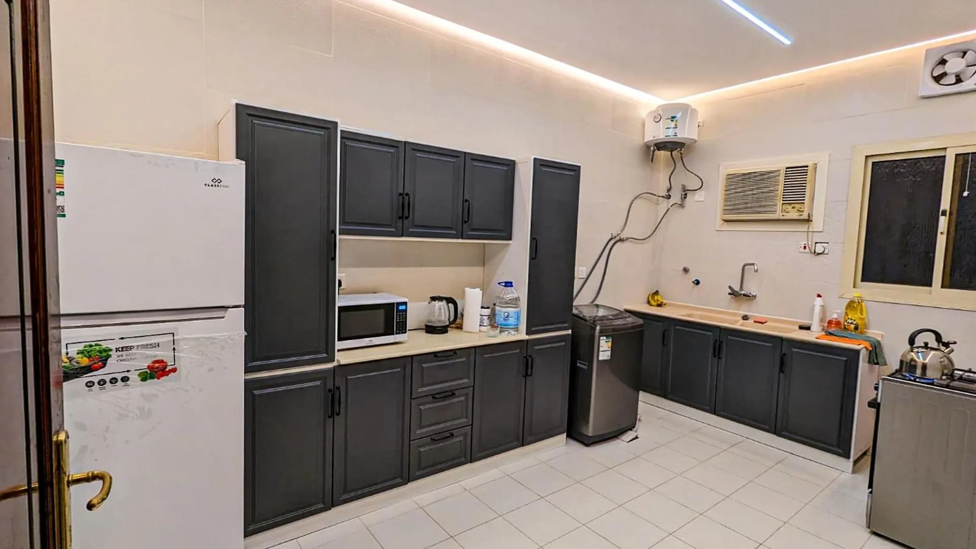 Madina Luxe Apartments - 7 Minutes To Haram By Car - Mount Uhud Views - Free Parking - Kitchen Medine 0*,
