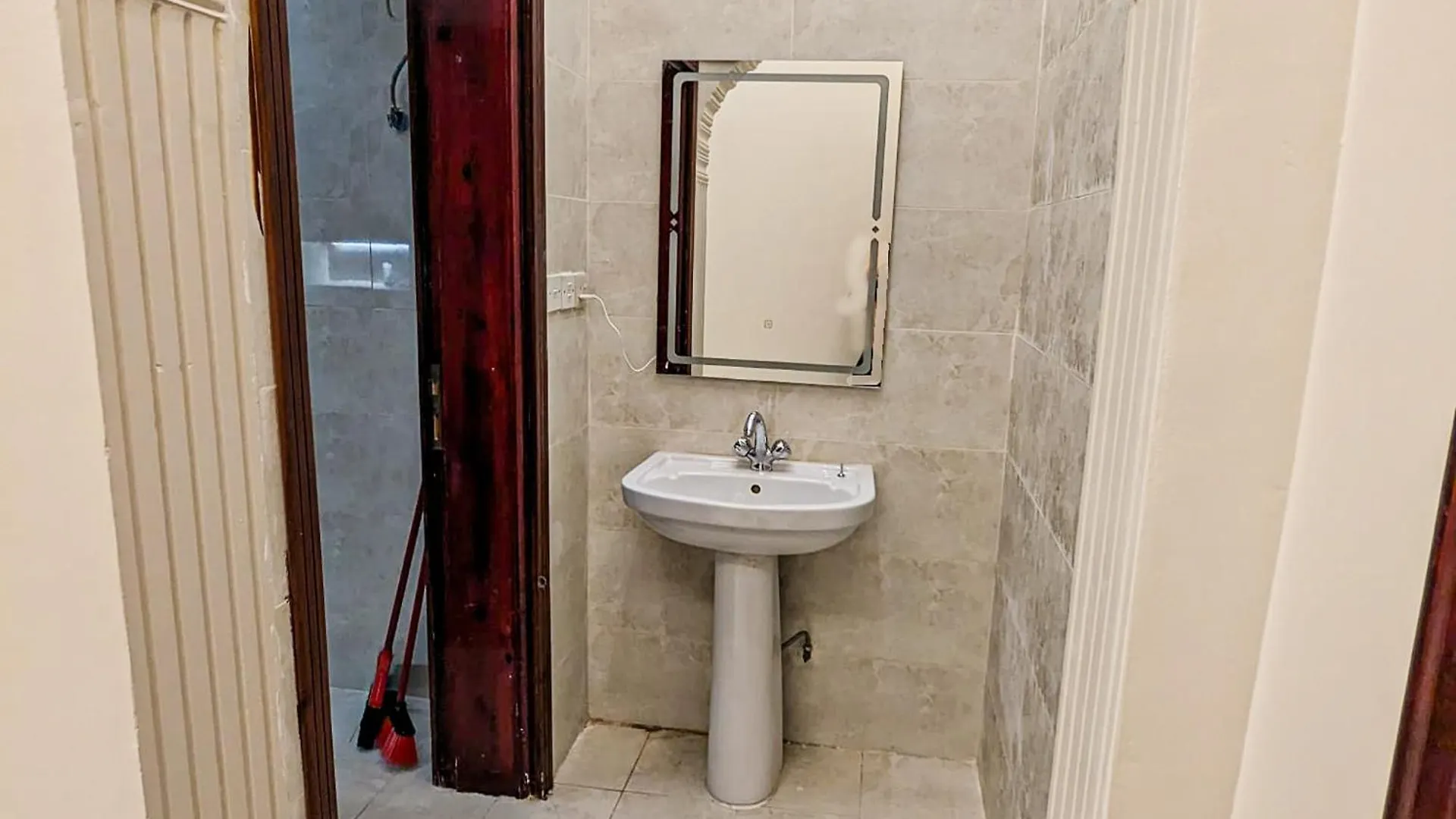 Madina Luxe Apartments - 7 Minutes To Haram By Car - Mount Uhud Views - Free Parking - Kitchen Medine