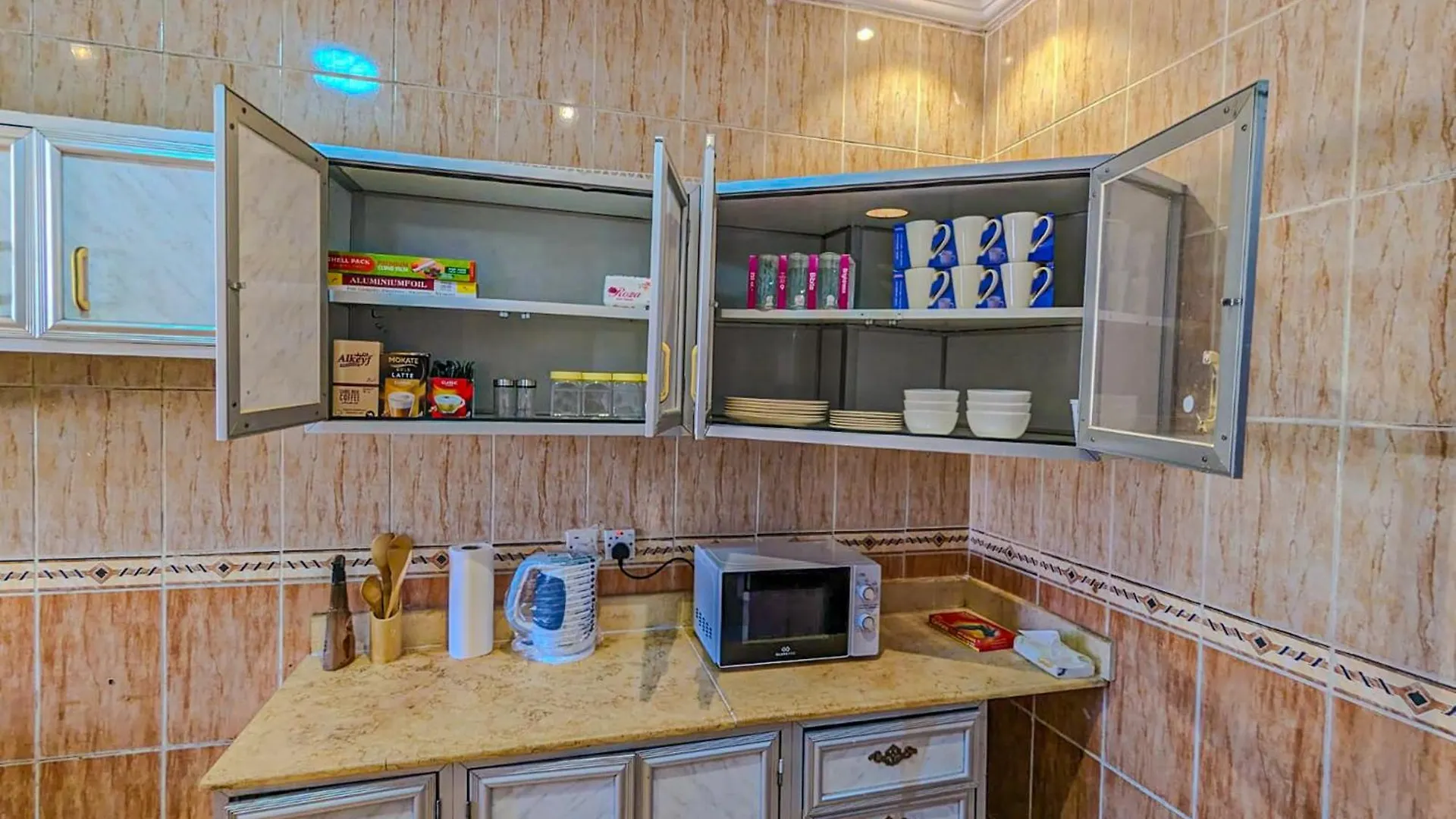 Madina Luxe Apartments - 7 Minutes To Haram By Car - Mount Uhud Views - Free Parking - Kitchen Medine 0*,