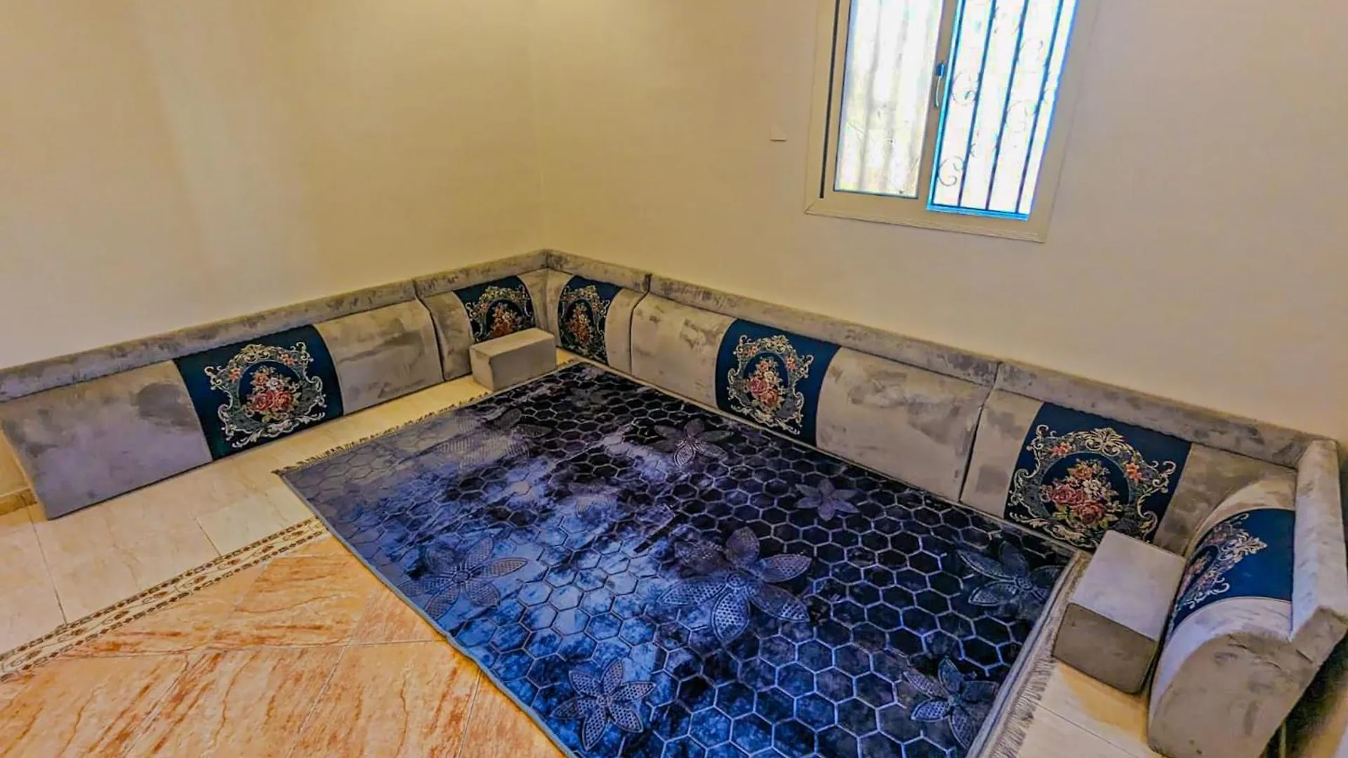 Madina Luxe Apartments - 7 Minutes To Haram By Car - Mount Uhud Views - Free Parking - Kitchen Medine