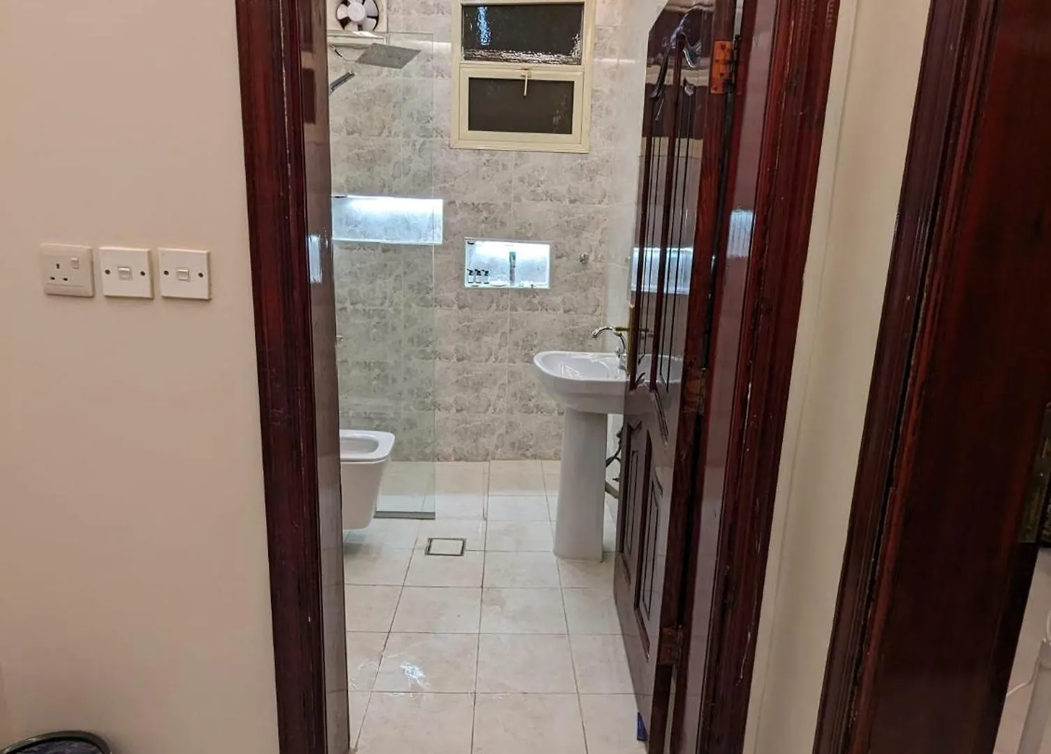 Madina Luxe Apartments - 7 Minutes To Haram By Car - Mount Uhud Views - Free Parking - Kitchen Medine