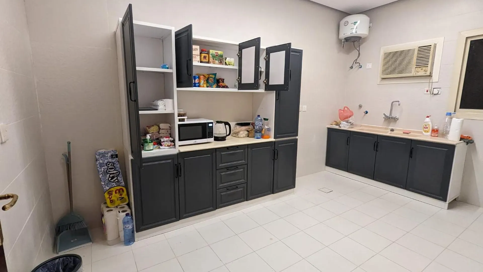 Madina Luxe Apartments - 7 Minutes To Haram By Car - Mount Uhud Views - Free Parking - Kitchen Medine Suudi Arabistan